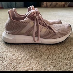 Size 7.5 Adidas Tennis shoes